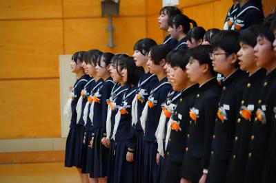 卒業生による合唱（本宮一中）