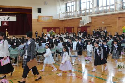 これからワクワクの小学校生活！（岩根小）