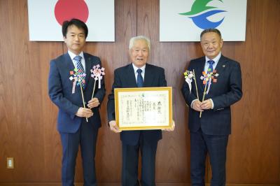 感謝状が贈呈された長尾さん