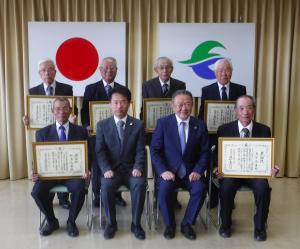 市長、教育長との記念撮影