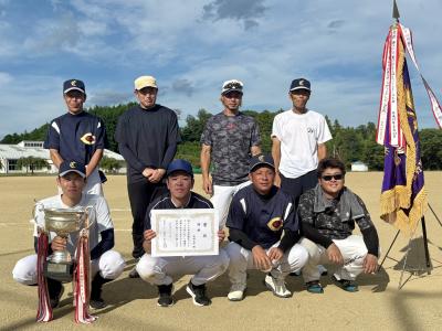 優勝チーム集合写真