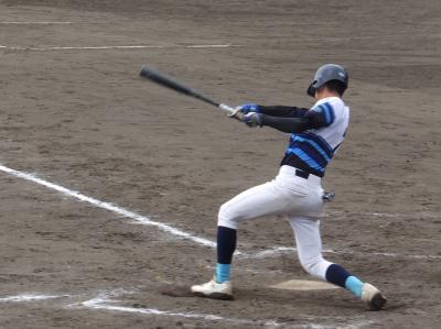 打席に立つ熊谷泰樹選手