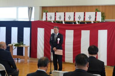 あいさつする高松市長