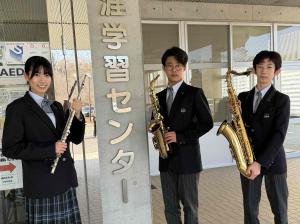 中央が矢嶋壱汰さん