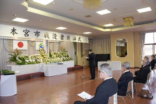 式辞を述べる高松市長