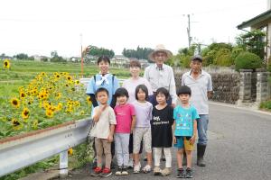 桝形のひまわり幼児の家の児童たちと地元の有志の方々